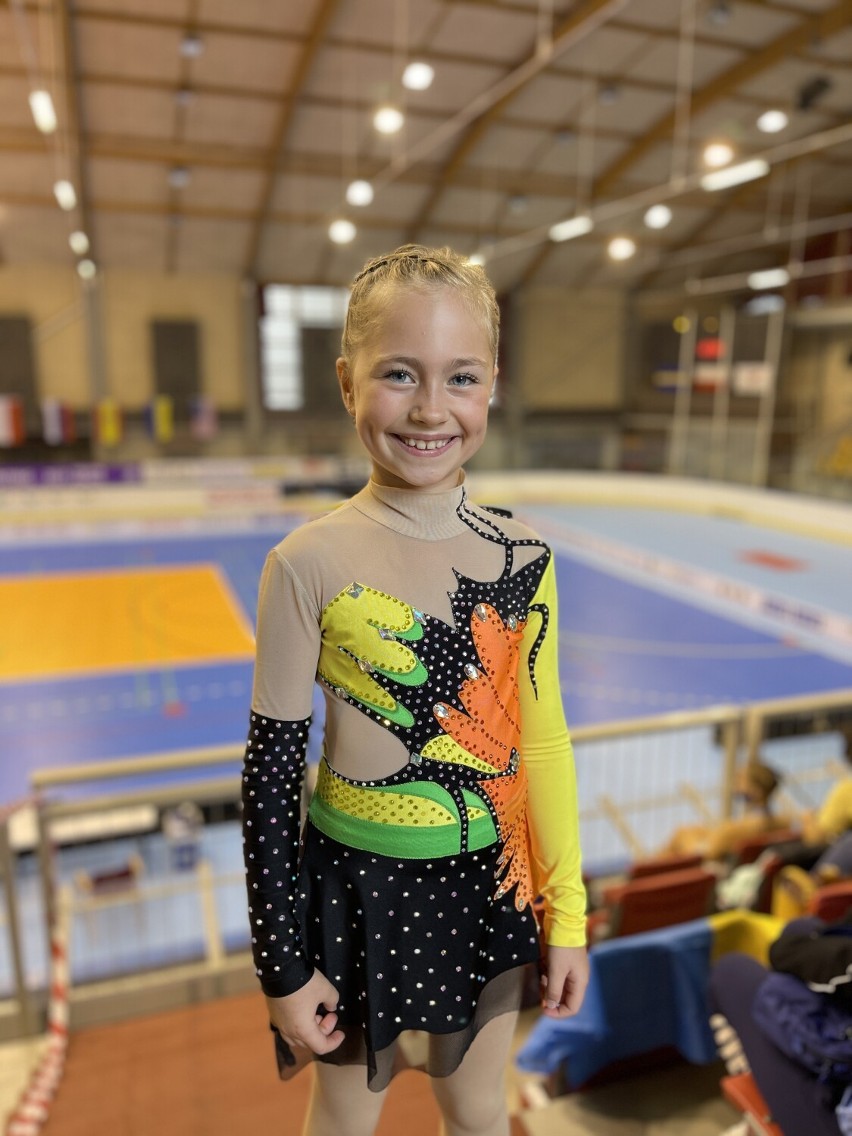 Łaski. 9-letnia Zosia z brązowym medalem mistrzostw świata w jeździe figurowej na rolkach [ZDJĘCIA]