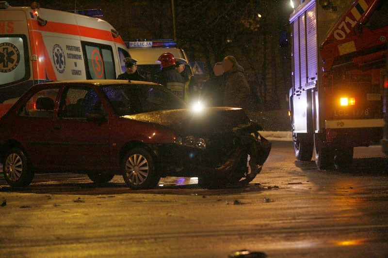 Legnica: Ranna kobieta w wypadku na Słowiańskim (ZDJĘCIA)