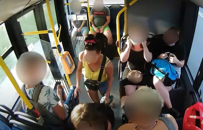 Zatrzasnął drzwi autobusu na szyi dziecka? Bulwersująca sprawa w Rybniku