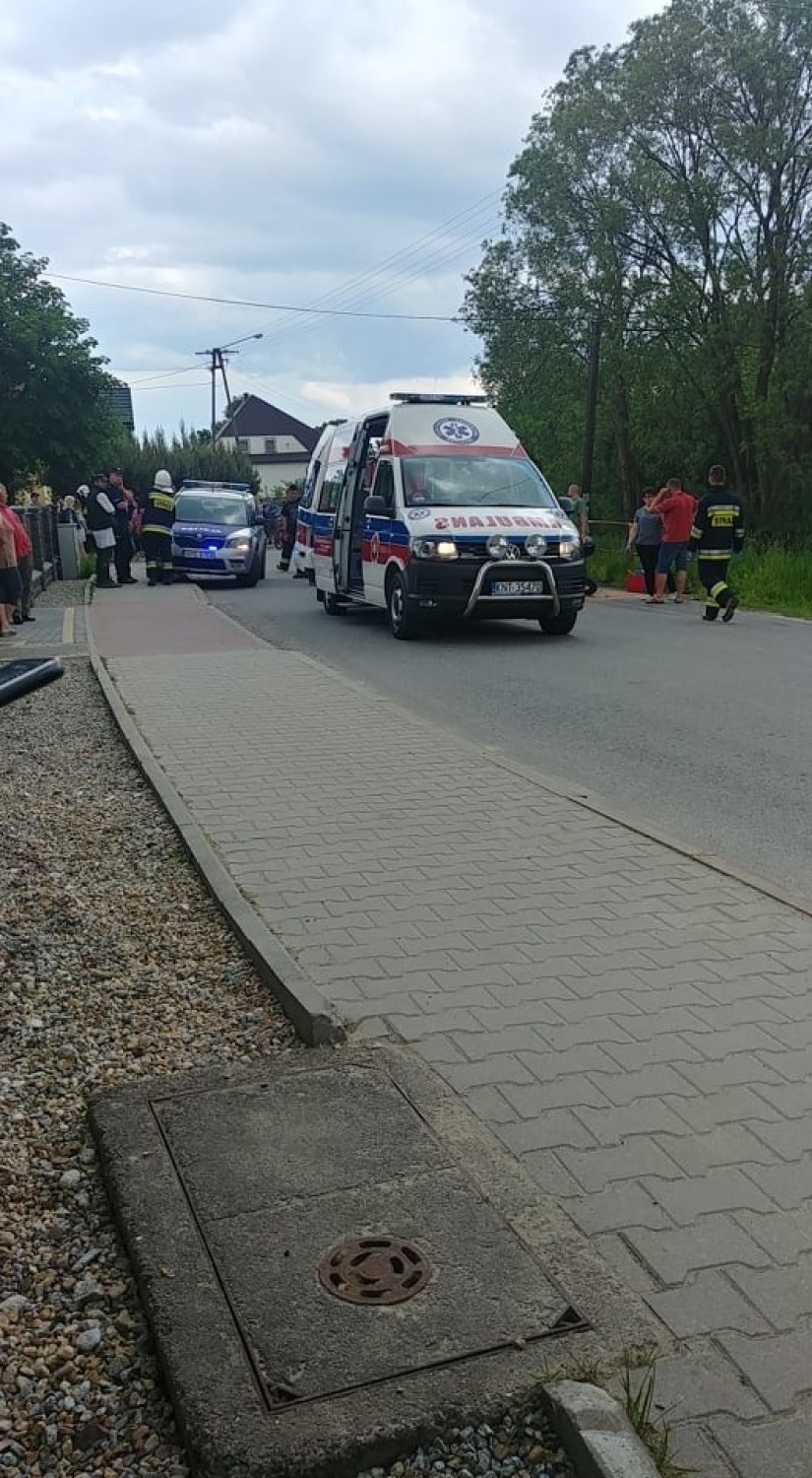 Wypadek w Lipnicy Wielkiej na Orawie. Motor zderzył się z samochodem. Motocyklista nie żyje [ZDJĘCIA]