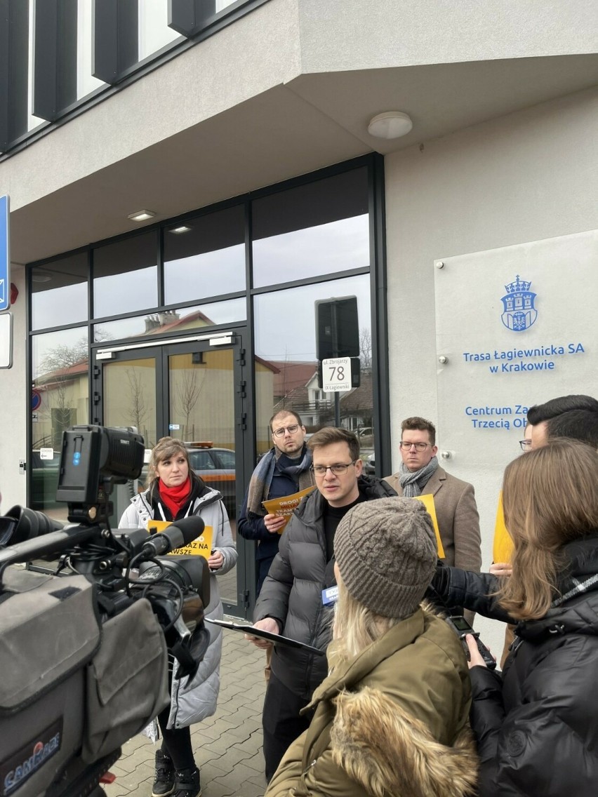 Aktywiści alarmują, że budowa tras Pychowickiej i Zwierzynieckiej zatopi budżet Krakowa