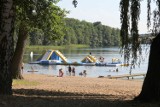 Wakacje 2019 w powiecie międzychodzkim - na Jeziorze Jaroszewskim wybudowano wodny plac zabaw dla dzieci i dorosłych