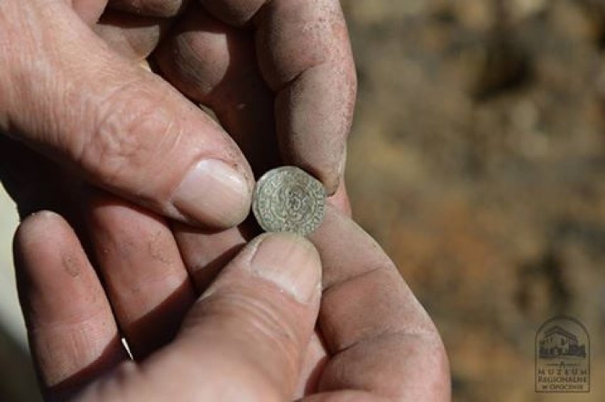 Badania archeologiczne przy zamku w Opocznie. Rozpoczął się trzeci etap badań