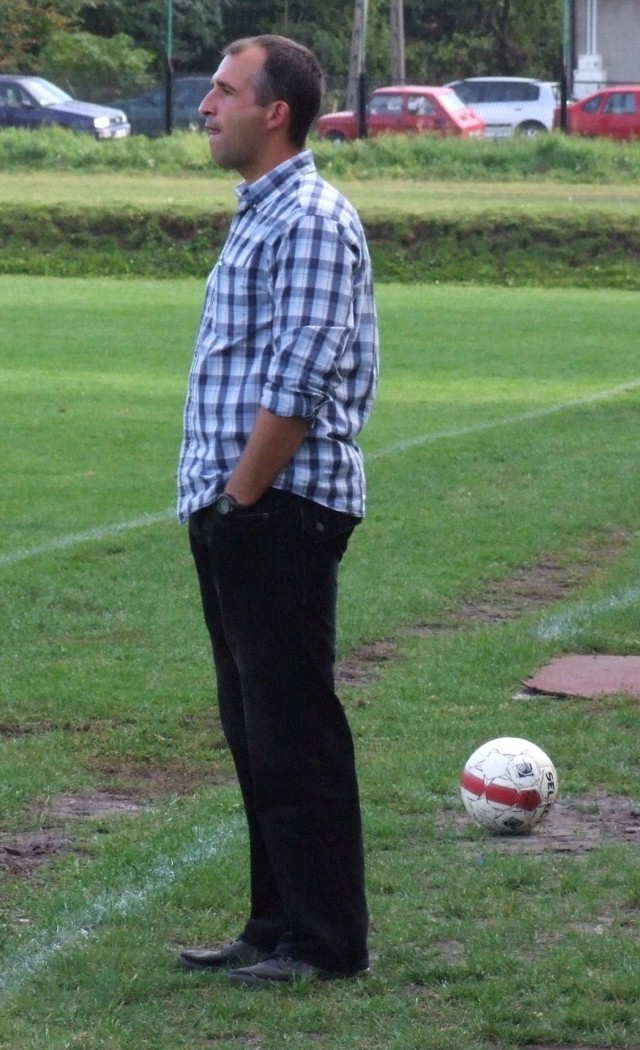 Maciej Antkiewicz ostatnio prowadził czwartoligowy Świt Krzeszowice, a w III lidze był związany z Przebojem Wolbrom.