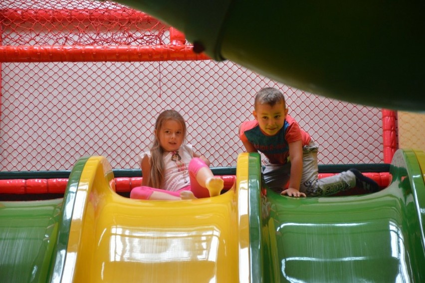 Dzieci z gminy Wąsosz odwiedziły Zaczarowany Świat WMB w Lesznie. Zobaczcie, jak świetnie się bawiły [ZDJĘCIA]