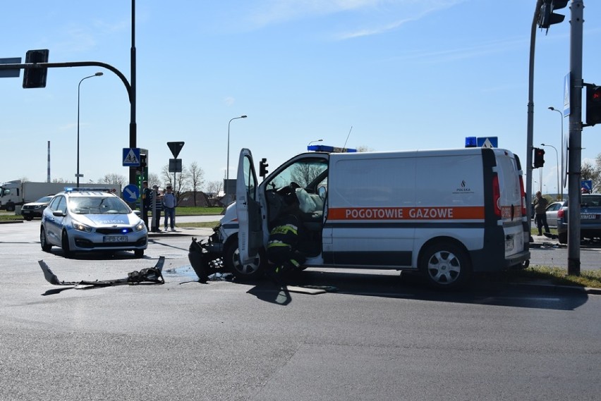 Wypadek na Ustroniu. Dwie osoby w szpitalu