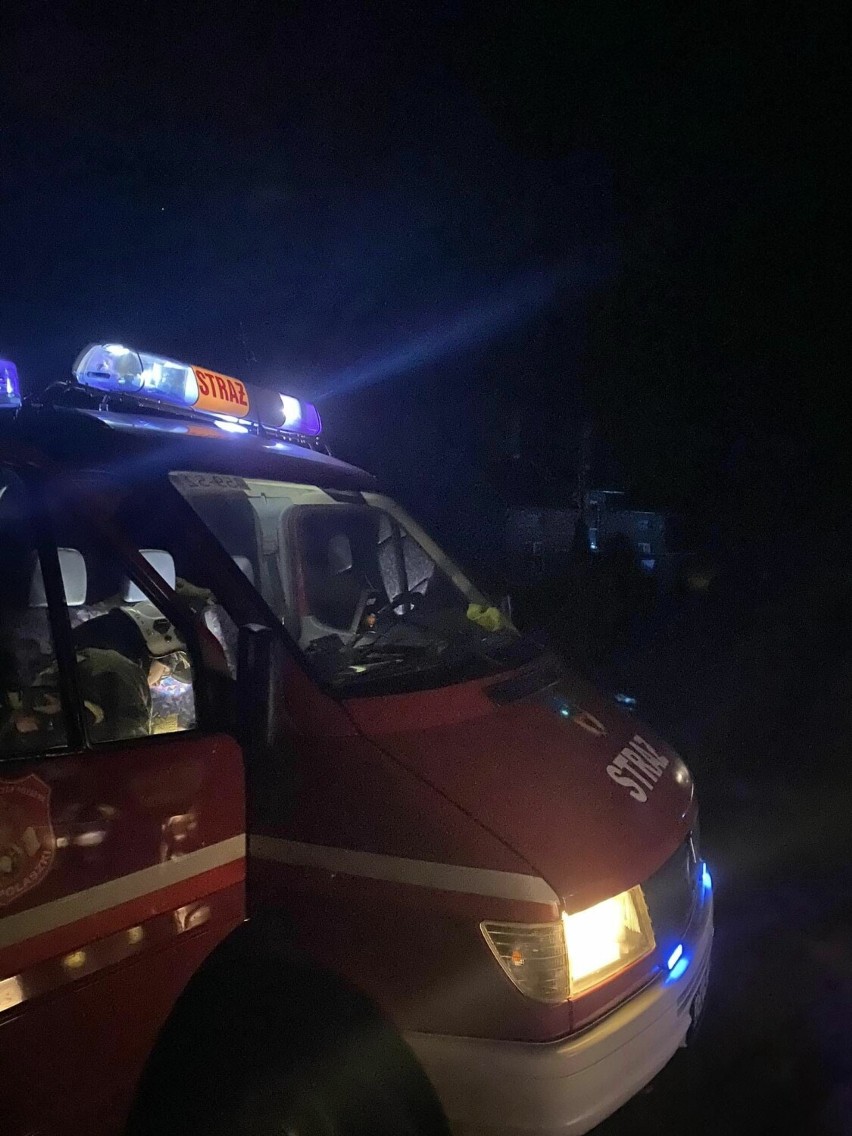 Potrącenie pieszego w Starych Polaszkach. 32-latek leżał na drodze. Został przetransportowany do szpitala w Gdańsku