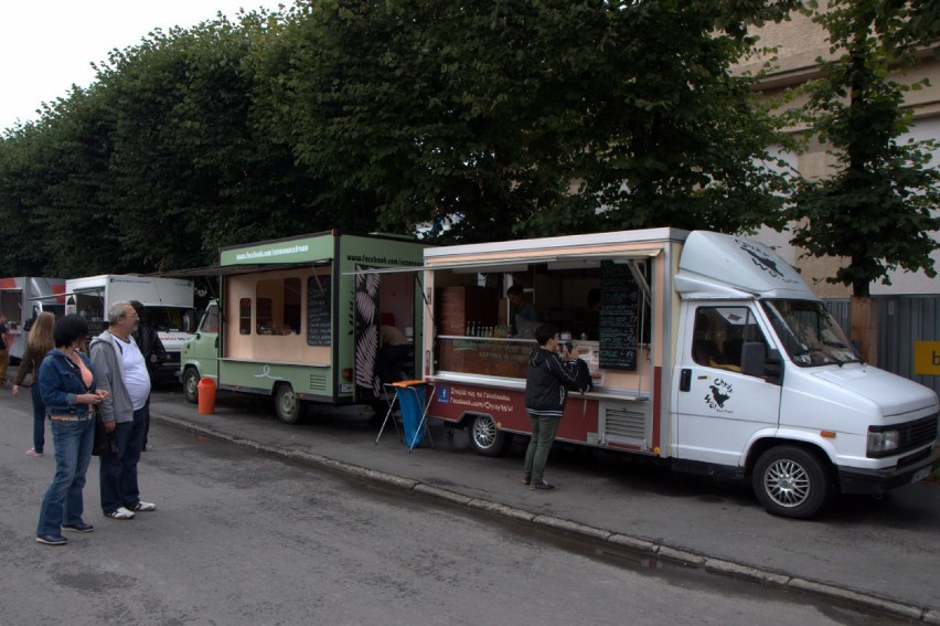 Wrocław: Food trucki pod Halą Ludową (ZDJĘCIA, CENY)