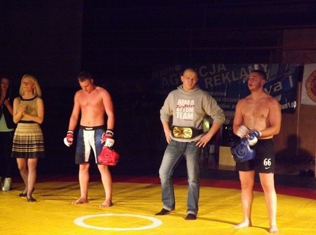 MMA w Rudzie Śląskiej. Hala MOSiR-u pękała w szwach. Kibice byli zachwyceni walkami