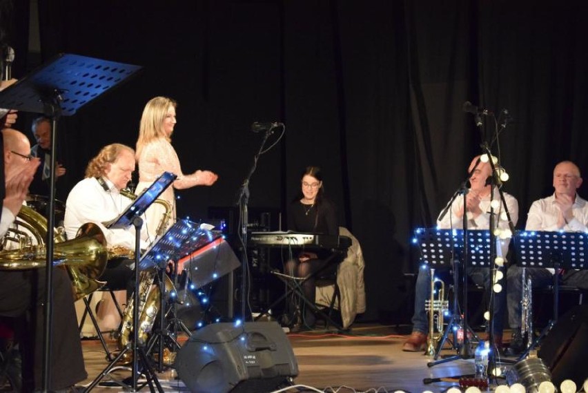 Głuszyca: Grzybek Band dał koncert świątecznym piosenek, kolęd i pastorałek