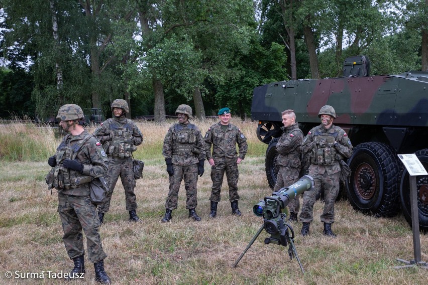 Festyn wojskowy w Stargardzie. Pokaz sprzętu, jazda i walki             