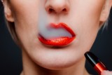 E-papierosy wpływają na cięższy przebieg grypy – wskazują wyniki badań. Wystarczy 15 dawek przez 3 dni, by osłabić układ odpornościowy