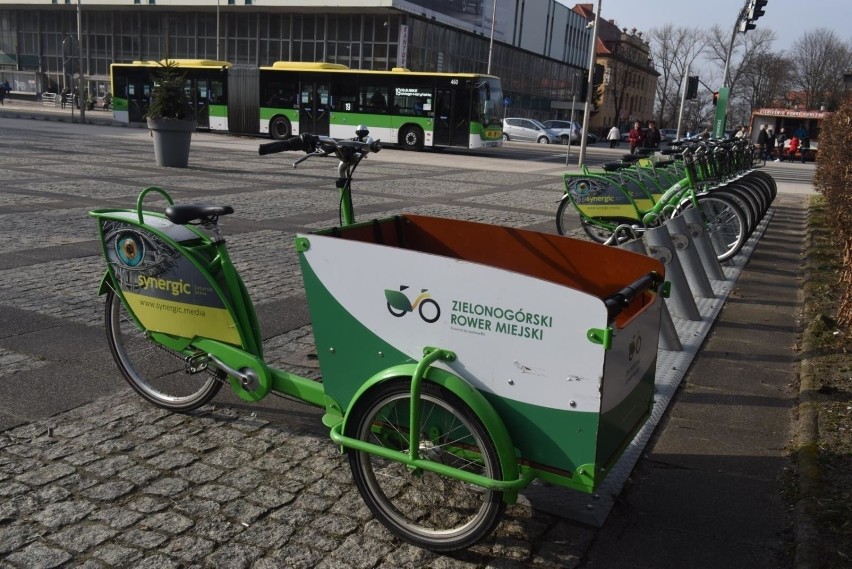 W skład zielonogórskiego systemu wchodzą rowery standardowe,...