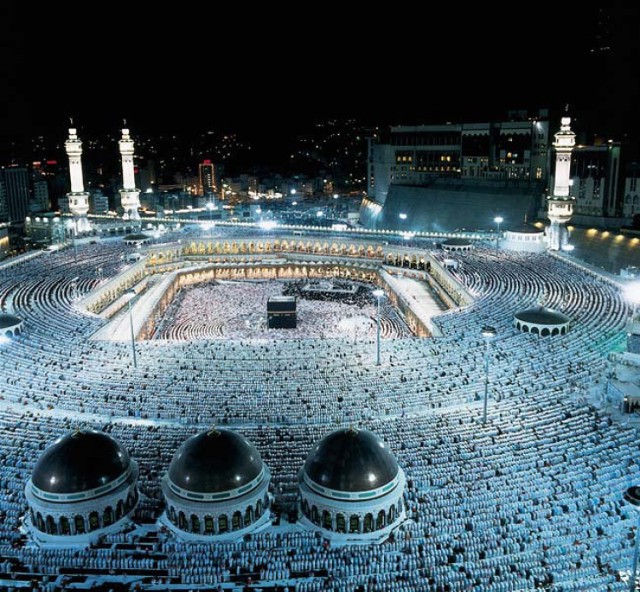 Mekka - centrum religijne islamu i najświętsze miasto muzułmanów, dostępne tylko dla wyznawców tej religii.