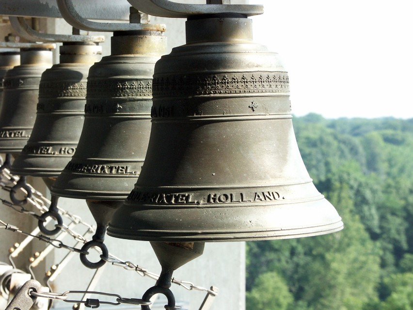 Kościoły na Śląsku dostają mandaty... za dzwony, które biją zbyt głośno