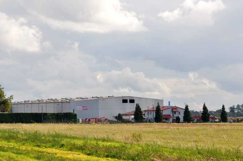 Dąbrówka Wielkopolska.  Dogaszanie hałdy śmieci