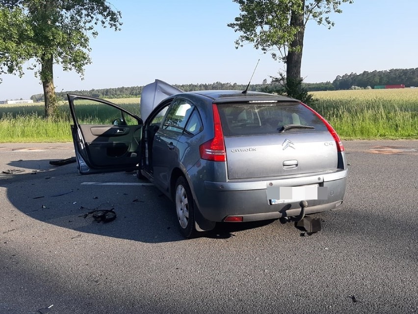 Wypadek dwóch pojazdów w Cieślach (FOTO)      
