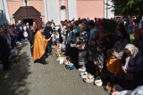 Wielkanoc prawosławna w Śremie. W kościele pofranciszkańskim ojciec Iwan poświęcił potrawy wielkanocne