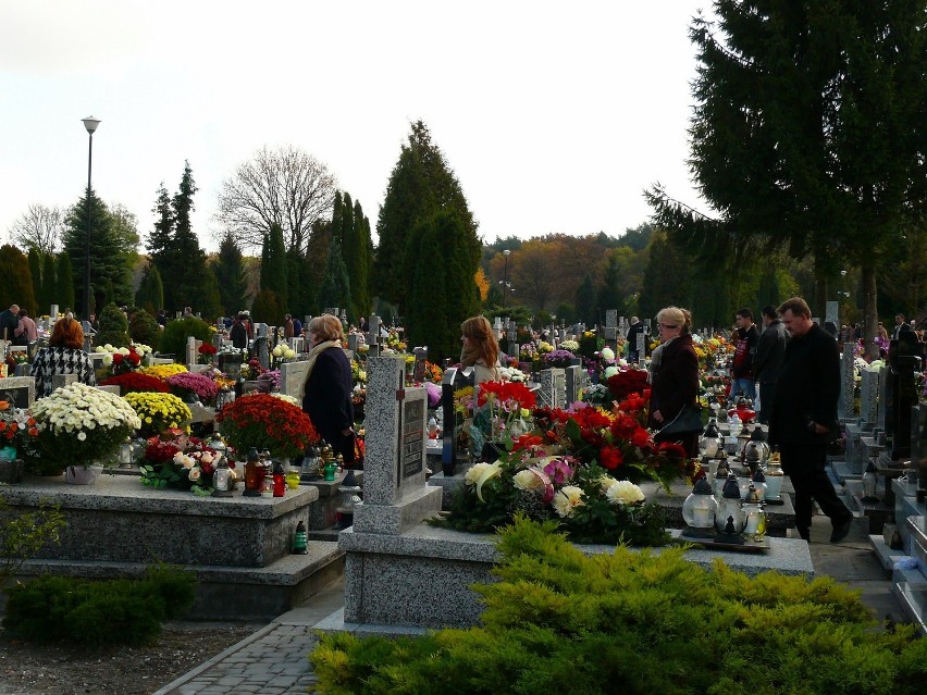 Chełmskie cmentarze na Wszystkich Świętych - fotogaleria