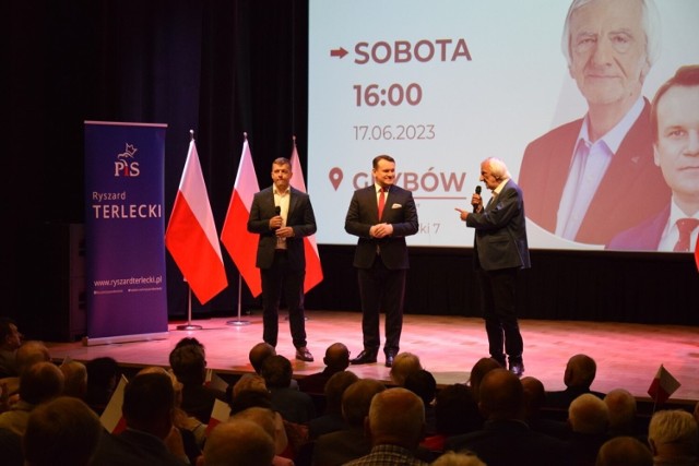 Senator Wiktor Durlak(od lewej), europoseł Dominik Tarczyński oraz wicemarszałek Ryszard Terlecki na spotkaniu w Grybowie.