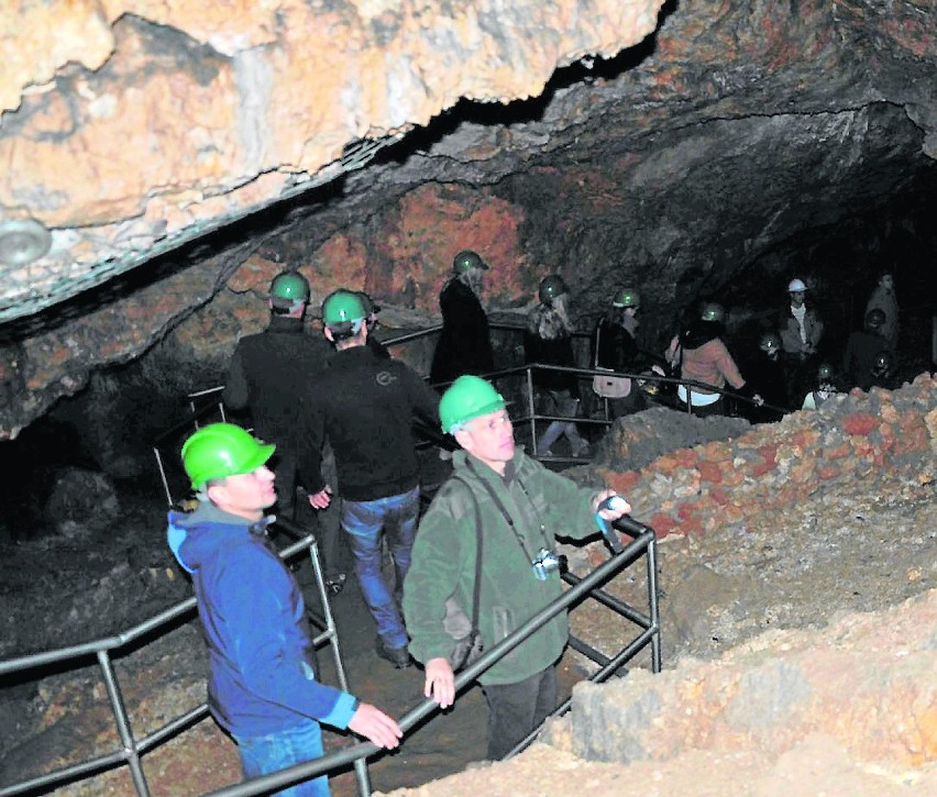 Górnicy w jaskini