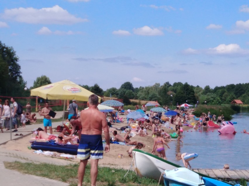 Oblężenie nad zalewem w Janowicach.  Zobacz zdjęcia jak odpoczywano w niedzielę