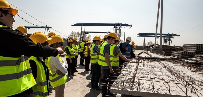 Dąbrowa Górnicza: Uniwersytet Betonu pomaga w kształceniu...