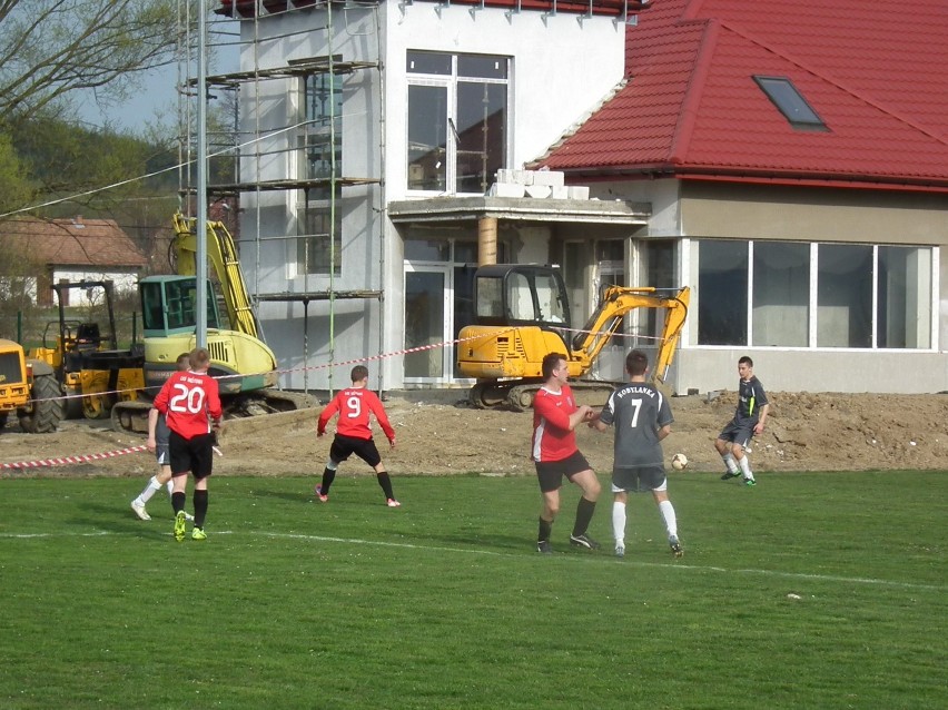 Powstaje nowe zaplecze stadionu w Wójtowej