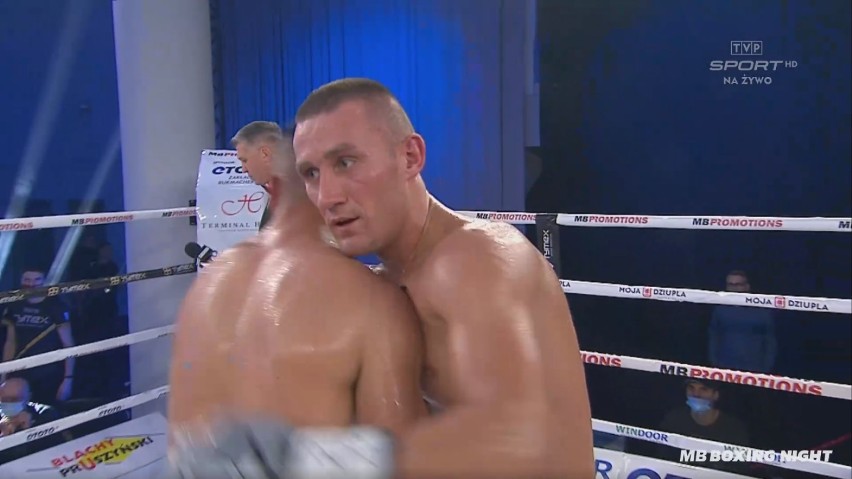 Spektakularne zwycięstwo Tomasza Nowickiego na MB Boxing Night