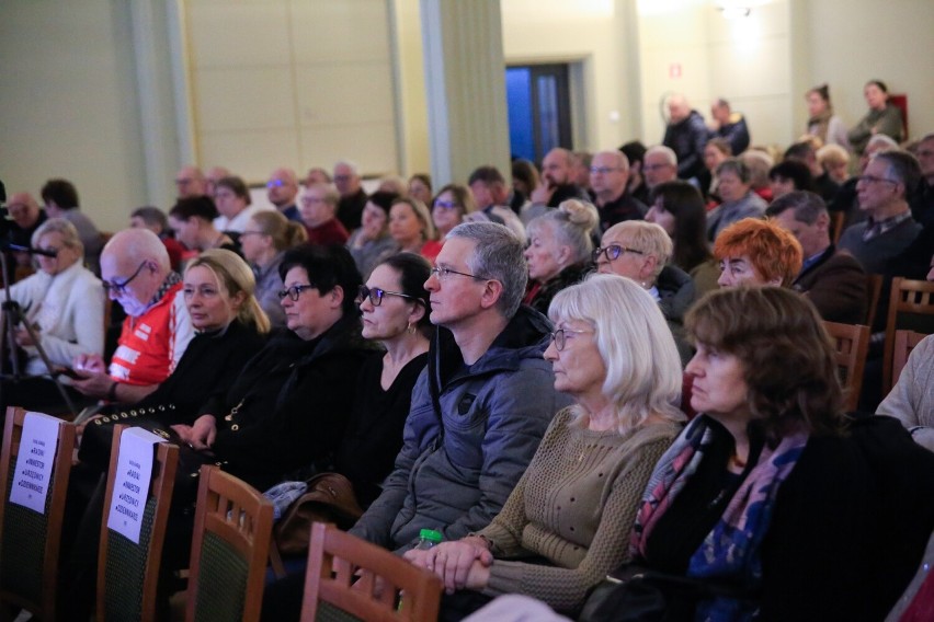 We wtorek 14 marca w Domu Kultury Burowiec odbyło się...