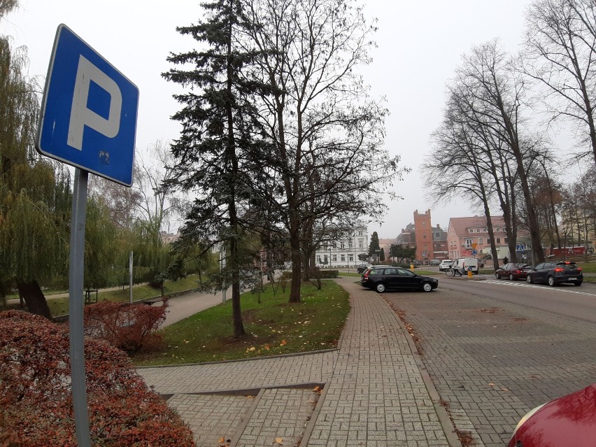 Parking na 3 Maja w Szczecinku, tu stanie stacja do...