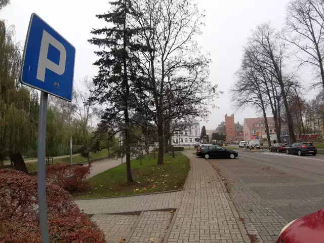 Parking na 3 Maja w Szczecinku, tu stanie stacja do ładowania elektryków