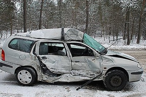 Tragiczny wypadek w Żerkowicach. Zginął 23-letni kierowca