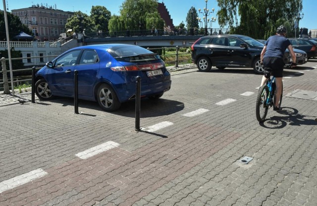 Pierwsze zmiany na ulicy Stary Port ZDMiKP zaczął już wprowadzać. Ustawiono słupki ograniczające, donice z kwiatami i wyznaczono dodatkowe miejsca parkingowe na ulicy Pocztowej.