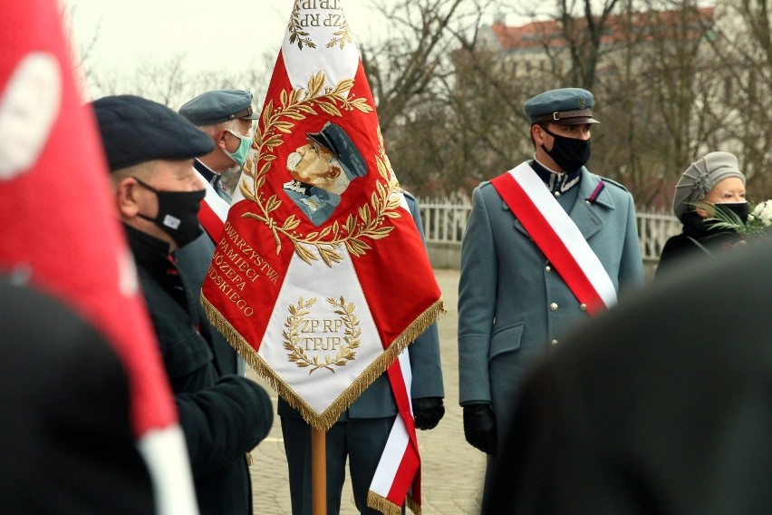 Dzień Pamięci Żołnierzy Wyklętych. Obchody w Lublinie rozpoczęte od złożenia kwiatów. Zobacz
