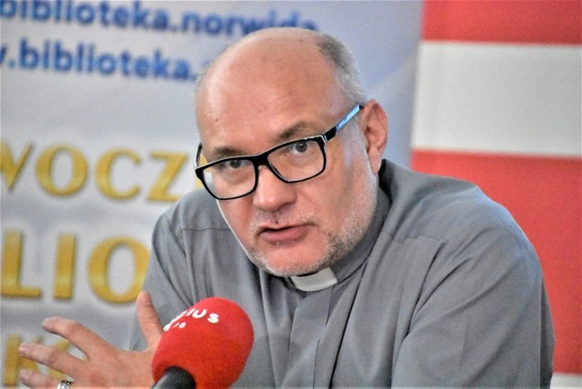 W Bibliotece Norwida w Zielonej Górze: ks. profesor Andrzej Draguła ze swoją najnowszą książką „Kościół na rynku. Eseje pastoralne”