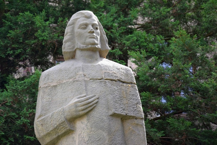 Pomnik Adama Mickiewicza w Kluczborku