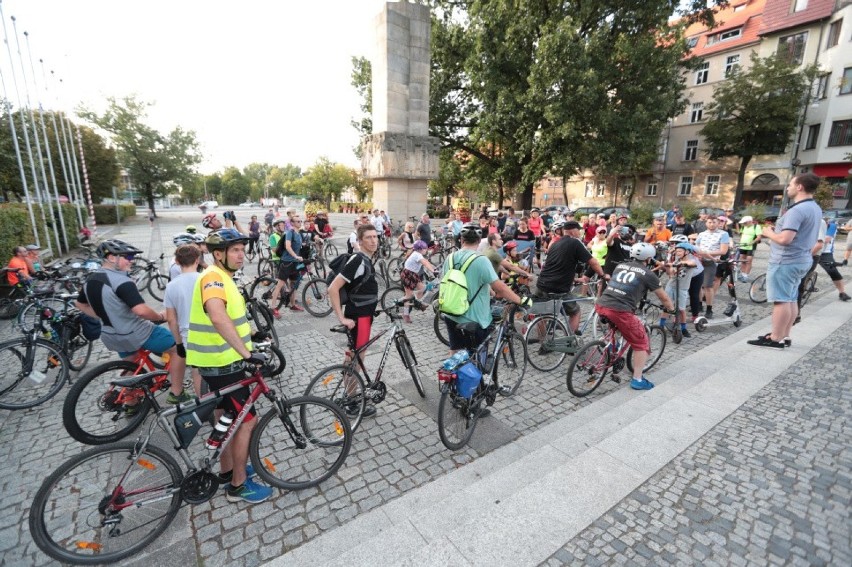 ZIELONA GÓRA: Rajd rowerowy na Spadające Gwiazdy [ZDJĘCIA]