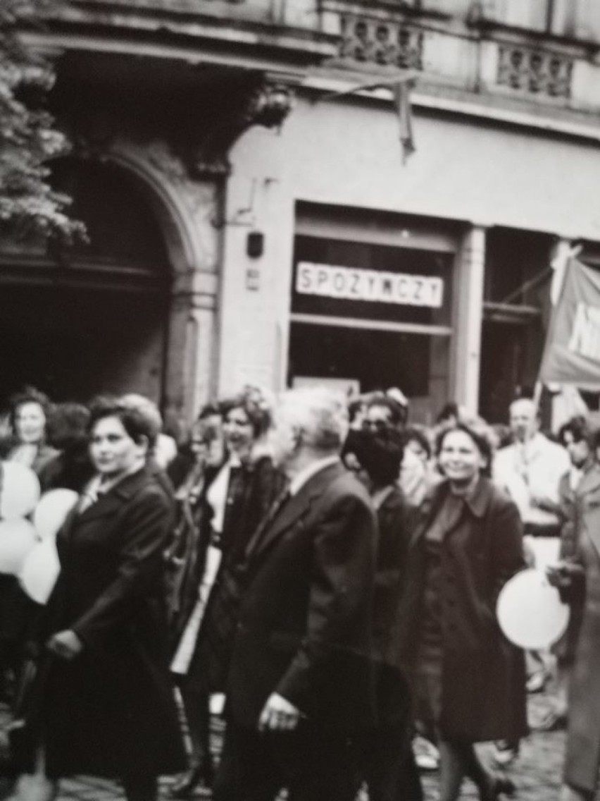 Pochodami "ludzi pracy" świętowano kiedyś 1 Maja.
