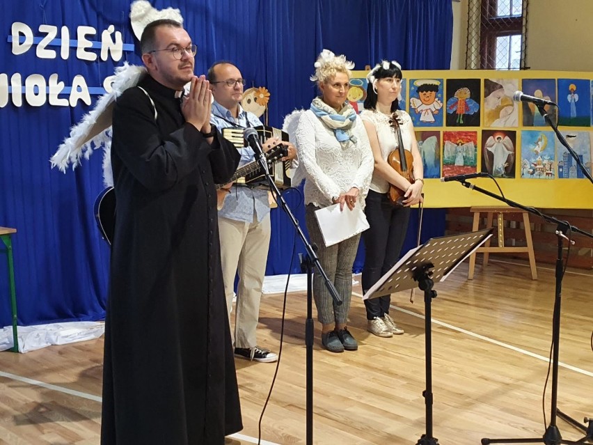 Inowrocław. Uczniowie  Katolickiej Szkole Podstawowej świętowali Dzień Anioła Stróża [zdjęcia]