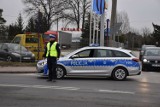 Zatrzymani kierowcy w Mniszkowie i Żarnowie. Jeden bez prawa jazdy, drugi z zakazem kierowania