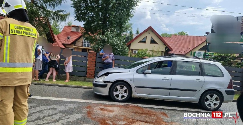 Karambol w Łapczycy na drodze krajowej nr 94, zderzyły się trzy samochody osobowe