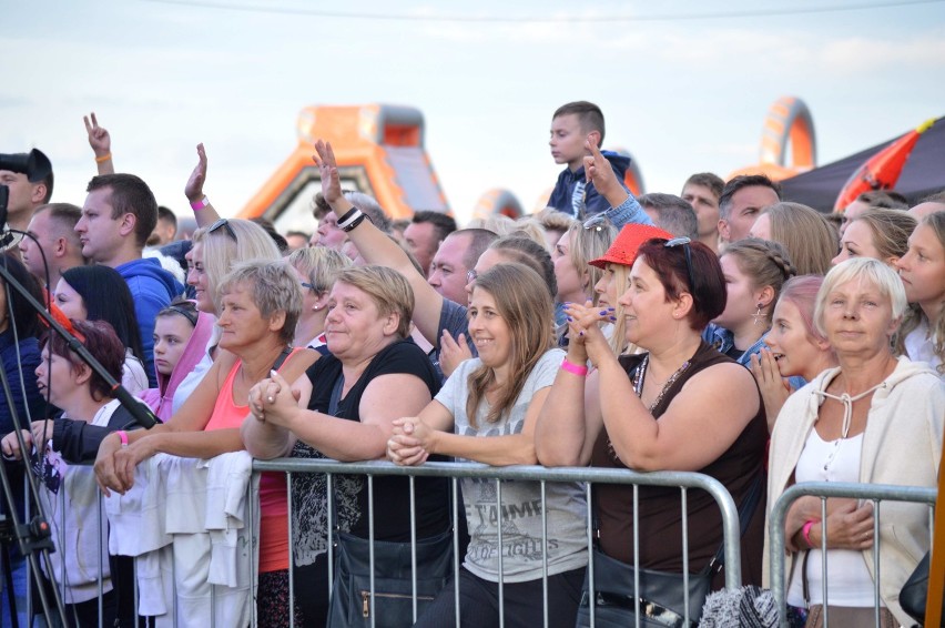 Nowy Staw. Tysiące fanów disco-polo na VI Festiwalu Żuławy w Rytmie Disco [ZDJĘCIA]