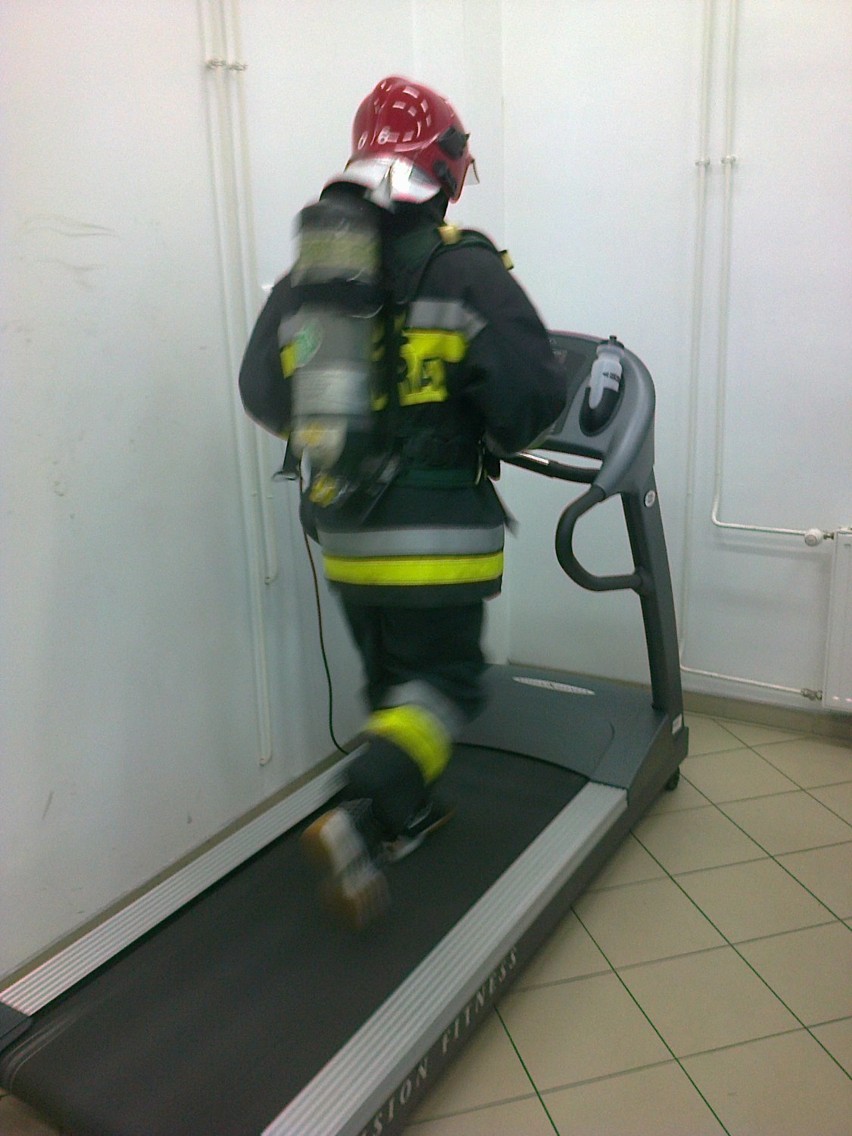 Straż Pożarna w Jarocinie: Strażacy ćwiczyli w komorze...