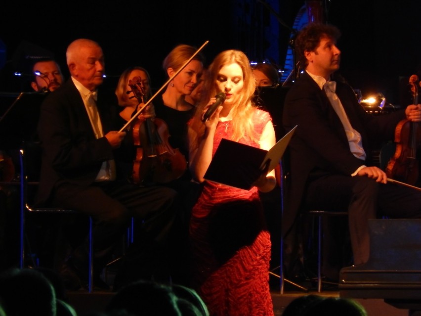 Music of the Night. Filharmonicy zagrali w hali Wagon Opole [wideo, zdjęcia]