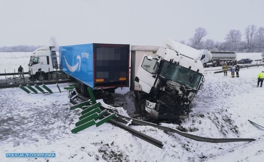 Karambol na A4 pod Legnicą! Zderzyło się dziewięć ciężarówek! Koszmar