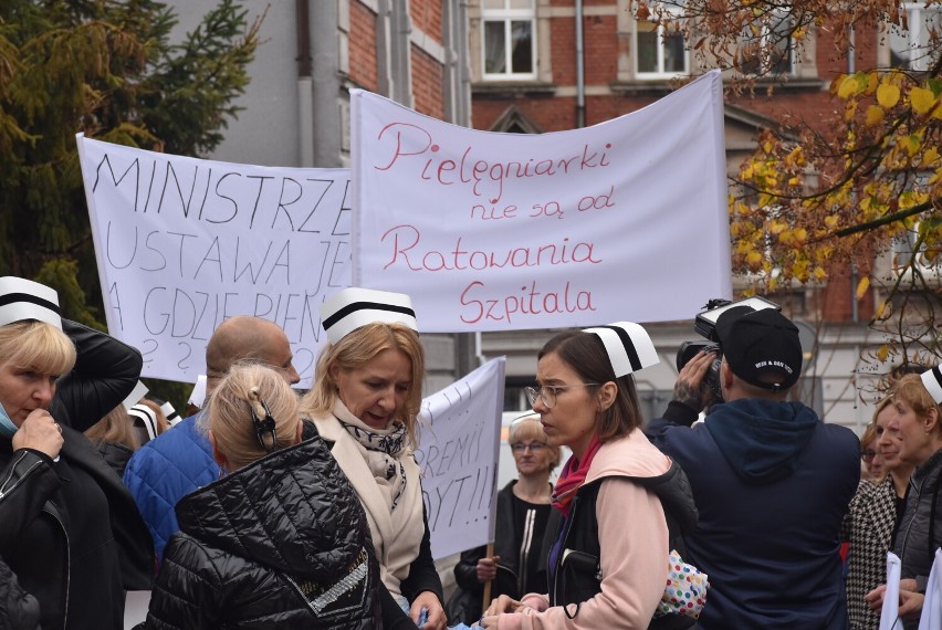 Gniezno. Głosowali nad odwołaniem dyrektora szpitala. Co dalej z placówką?