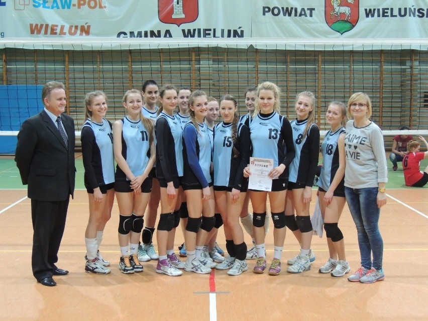 Dziewczęta z I LO w Wieluniu awansowały do finału Mistrzostw Województwa Łódzkiego w piłce siatkowej