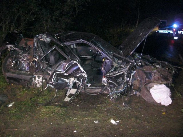 Wypadek pod Odolanowem. Auto dachowało, trzy osoby poważnie ranne