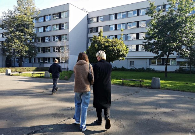 Miasteczkiem Studenckim trzeba się będzie w tym roku "podzielić". Studentów czeka wyprowadzka i nauka zdalna. Kto będzie mógł zostać?